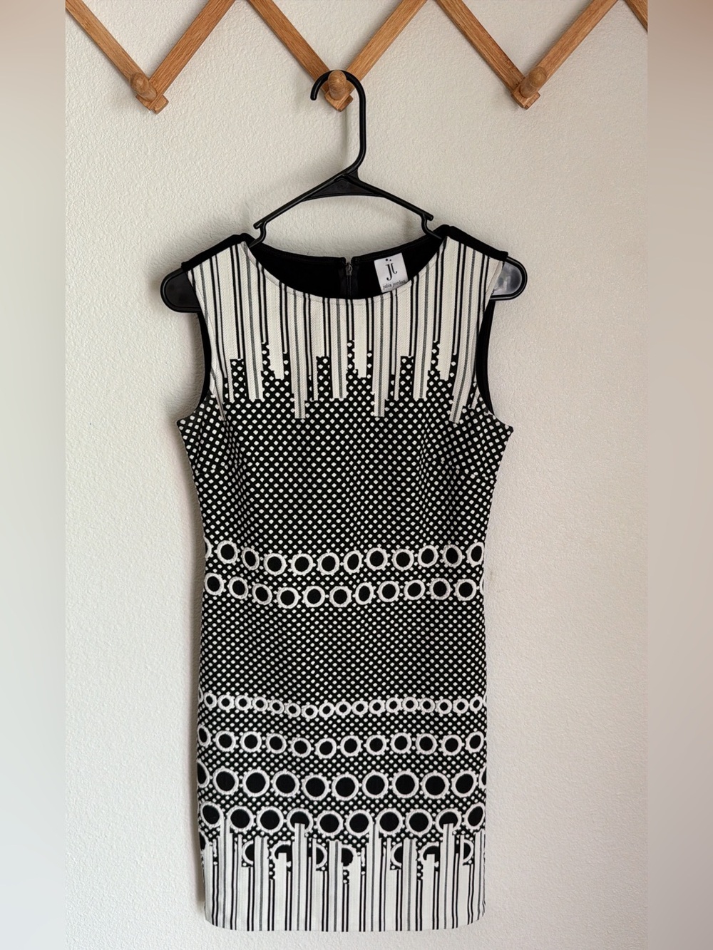 julia jordan Black and White Patterned Sheath Bodycon Midi Dress - Size 6